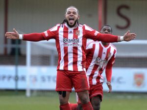 Supporting image for story: Glassboys hero back to spoil Trophy dream