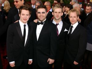 Supporting image for story: Lord Of The Rings franchise stars condemn racist backlash to new Amazon series