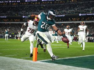 Supporting image for story: Saquon Barkley double propels Philadelphia Eagles past Washington Commanders
