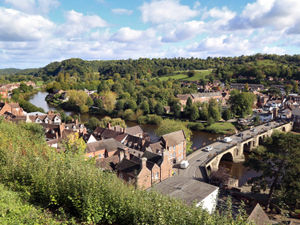 Supporting image for story: Popular Bridgnorth walkway closed for repairs