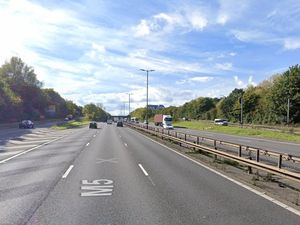 Supporting image for story: Oil spill after crash shuts lane on M5 near West Bromwich