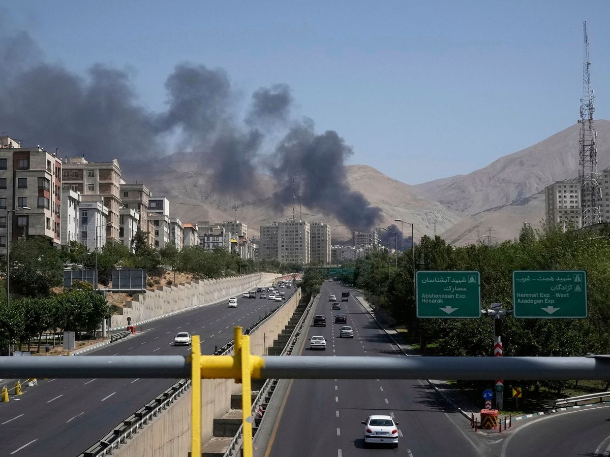Israel warns hundreds of thousands to evacuate Tehran ahead of fresh strikes