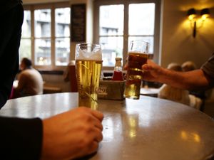 Supporting image for story: Many pubs and breweries will close without further energy help, report says