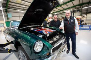 Peter Swain (RBW Electric Cars) and Steve Clarke(Teepee Electrical)