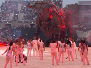 Supporting image for story: Cradley Heath women chainmakers finally get their moment on the global stage