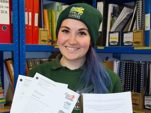 Supporting image for story: Diploma delight for zoo keeper Jade