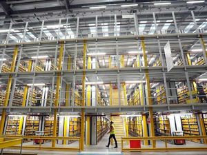 Supporting image for story: Amazon blaze: 'Suspicious' fire rips through huge Staffordshire warehouse weeks before Christmas