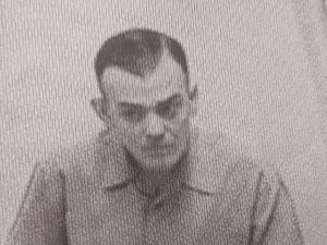 Supporting image for story: Police issue photo of man with a trolley after theft from a Browhills store