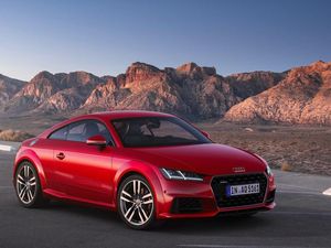 Supporting image for story: Facelifted Audi TT Coupe and Roadster revealed for 20th anniversary