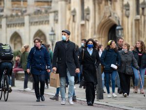 Supporting image for story: End of face masks in universities and colleges ‘irresponsible’ – unions