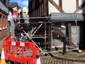 Supporting image for story: Town centre Shrewsbury street shut to cars after medieval building damaged