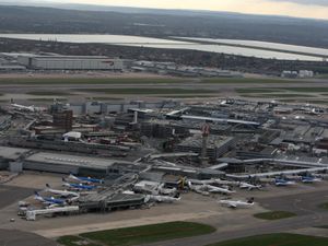 Supporting image for story: What would be the impact of a third runway at Heathrow?