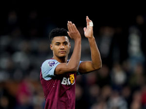 Supporting image for story: Analysis: Injury-ravaged Aston Villa refuse to give up on fight for glory