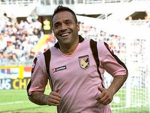 Supporting image for story: Blues close in on Fabrizio Miccoli