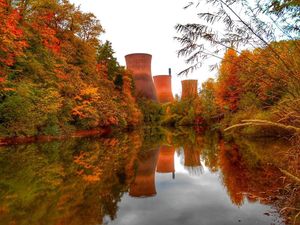 Supporting image for story: Ironbridge Power Station: Firm to keep public up to date on towers