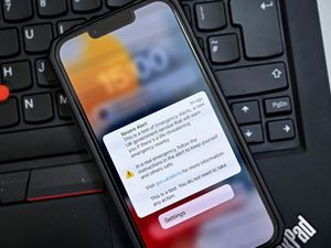 Supporting image for story: How do I turn off the UK 2025 emergency test alert on my mobile phone? Rules explained here