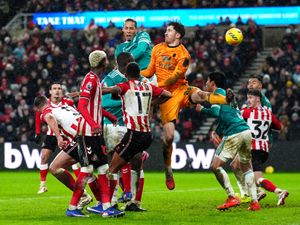Supporting image for story: Virgin van Dijk header gives Liverpool hard-earned victory at Sunderland
