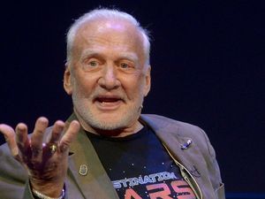 Supporting image for story: Buzz Aldrin wants to serve as a 'strong adviser' in US mission to reach Mars