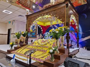 The Manji Sahib at the front of the Darbar Sahib was a place for prayers and respect throughout the day