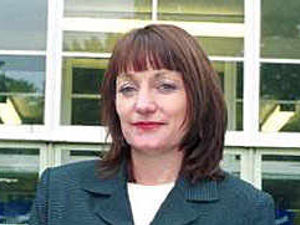 Supporting image for story: PM's gold star for head Liz