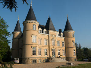 Supporting image for story: Take a retreat this autumn in a French chateau