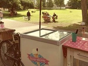 Supporting image for story: 1,100 sign petition as couple lose their ice cream contract in Oswestry park