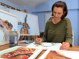 Supporting image for story: Market Drayton artist to exhibit her work at Chester Racecourse