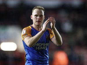 Supporting image for story: Michael Appleton provides Anthony Scully fitness update ahead of Cambridge United trip