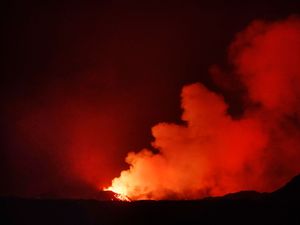 Supporting image for story: Sulphur dioxide gas cloud passes over UK after Iceland volcano eruption