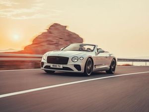 Supporting image for story: Ultra-luxurious Bentley Continental GT Convertible revealed