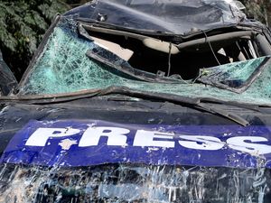 Supporting image for story: Israeli strikes kill 38 in Gaza’s Khan Younis and three journalists in Lebanon