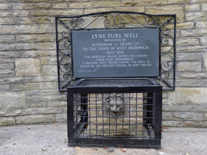 Supporting image for story: Black Country site where Cromwell rested marked with new plaque