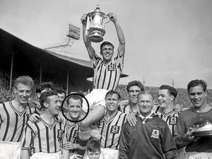 Supporting image for story: Former Aston Villa and England striker Jackie Sewell dies age 89