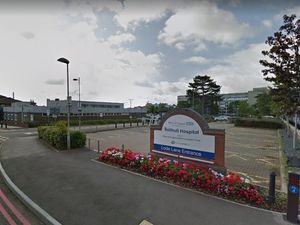 Supporting image for story: Nightingale 'surge hub' to be introduced as NHS moves to 'war footing' over Omicron variant