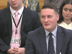 Supporting image for story: Streeting asked if pensioners could die after losing winter fuel allowance