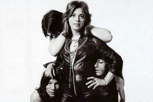 Smoulder – but Suzi's never exposed much flesh