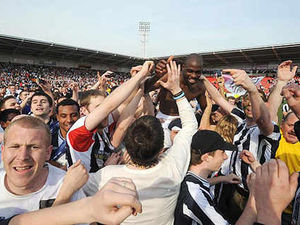 Supporting image for story: Mulumbu gives thanks for 'his' song