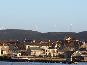 Supporting image for story: Shetlanders quoted £725,000 to connect to broadband, says MSP