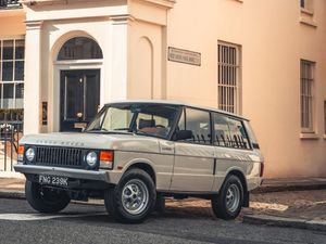 Supporting image for story: Range Rover specialist creates ULEZ-compliant V8 model