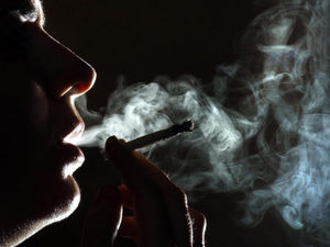 Supporting image for story: Using cannabis for pain, anxiety or depression ‘could increase paranoia risk’