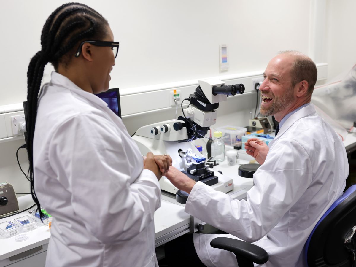 William told he is ‘doing a great job’ handling mouse sample during lab visit William told he is ‘doing a great job’ handling mouse sample during lab visit