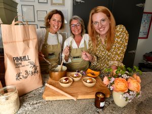 Supporting image for story: I learned the secrets of perfect porridge from a former Bake Off star ahead of her Golden Spurtle contest debut