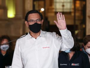 Supporting image for story: Peruvian politicians remove president over alleged graft and Covid response