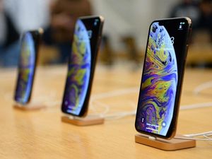 Supporting image for story: Apple releases software update to fix FaceTime bug