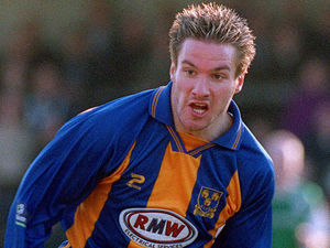 Supporting image for story: "I wish I had the chance to tell him so..." Steve Jagielka's former captain, housemate and title-winning team-mate Andrew Tretton