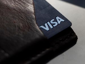 Supporting image for story: US sues Visa alleging card issuer monopolises debit card markets