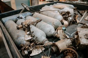 Air and oil bottles on the undercarriage of the aircraft