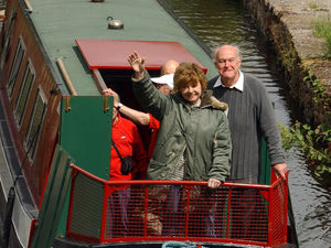 Supporting image for story: Actors back the restoration of a bridge on the Montgomery Canal