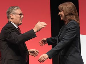 Supporting image for story: Reeves need not resign after admitting rental rule break, minister insists