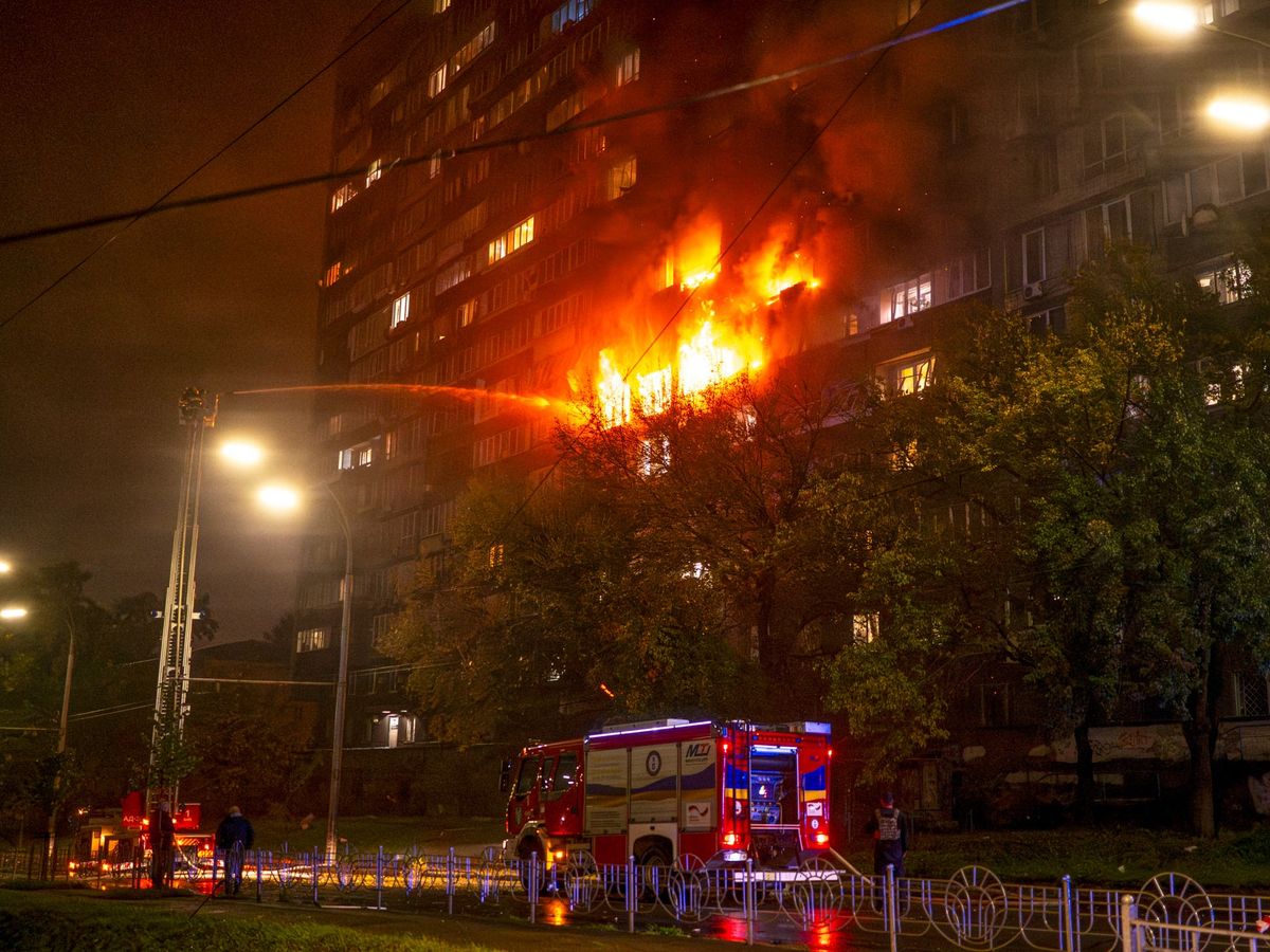 At least 20 hurt in Russian strikes on Ukrainian capital